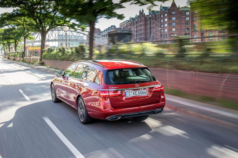  Mercedes-Benz E220 d Avantgarde Line Estate 2016 года  (фото 9 из 26)
